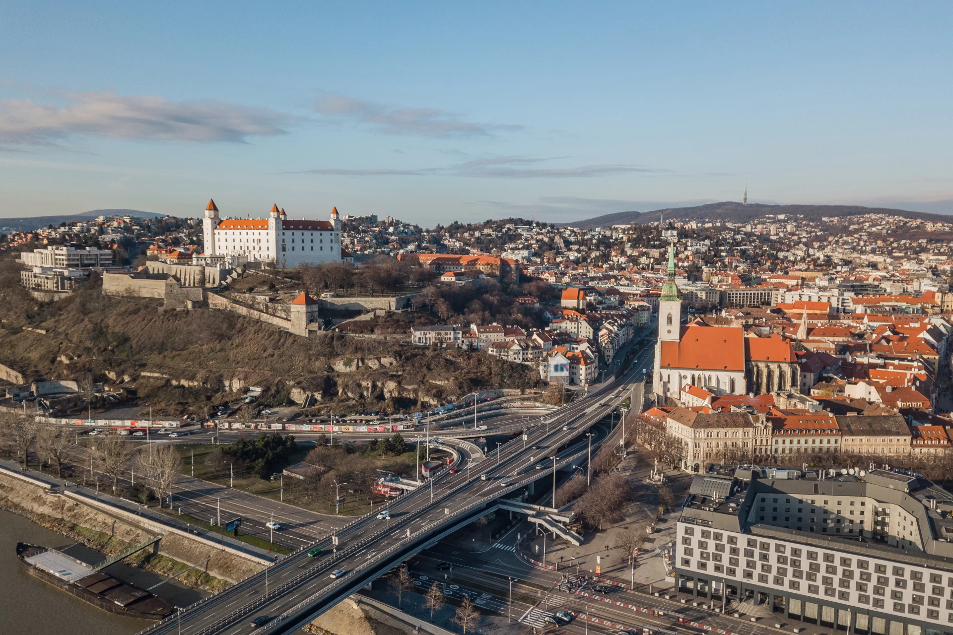 E-reporting in Slovakia: what is reported, by whom and when?